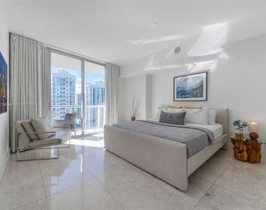 485 Brickell Ave - Photo Thumbnail 15