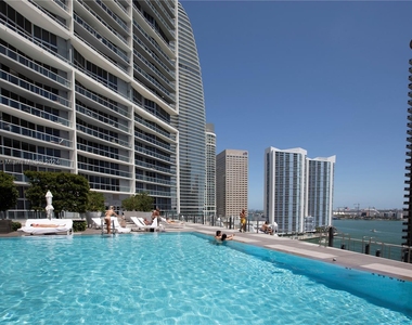 475 Brickell Ave - Photo Thumbnail 13