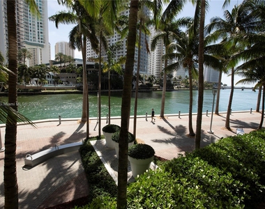 475 Brickell Ave - Photo Thumbnail 14