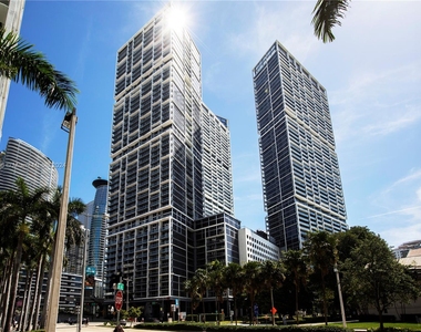 475 Brickell Ave - Photo Thumbnail 10