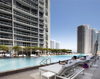 475 Brickell Ave - Photo Thumbnail 16