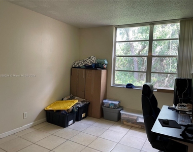 9440 Live Oak Pl - Photo Thumbnail 13