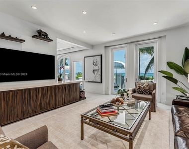 5959 Collins Ave - Photo Thumbnail 9