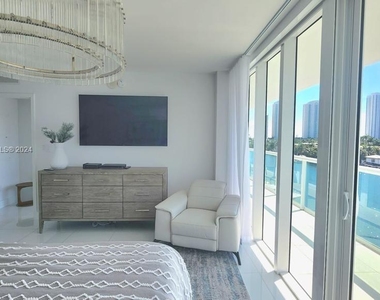 400 Sunny Isles Blvd - Photo Thumbnail 9