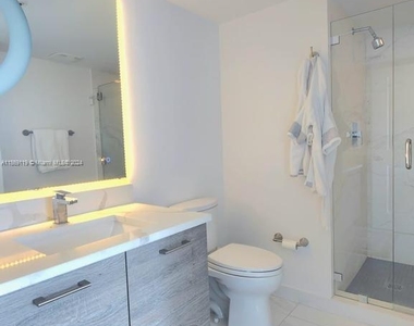 400 Sunny Isles Blvd - Photo Thumbnail 16