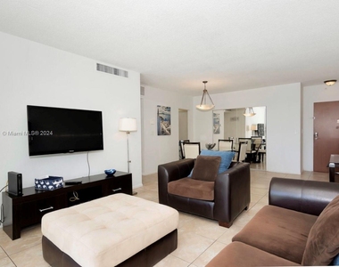 3901 S Ocean Dr - Photo Thumbnail 2