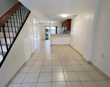 13250 Sw 58th Ter - Photo Thumbnail 2