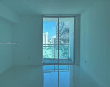 951 Brickell Ave - Photo Thumbnail 6