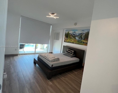 400 Sunny Isles Blvd - Photo Thumbnail 4