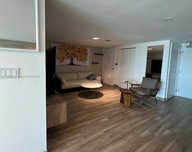 400 Sunny Isles Blvd - Photo Thumbnail 8