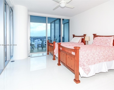 6799 Collins Ave - Photo Thumbnail 19