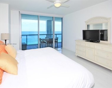 6799 Collins Ave - Photo Thumbnail 13