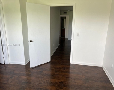 4361 W Mcnab Rd - Photo Thumbnail 15