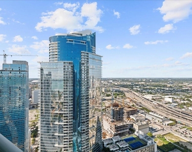 888 Biscayne Blvd - Photo Thumbnail 28