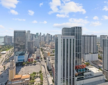 888 Biscayne Blvd - Photo Thumbnail 26