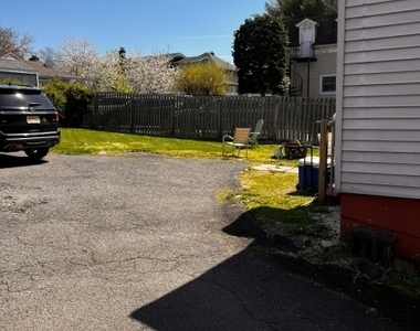 549 Westfield Ave - Photo Thumbnail 6