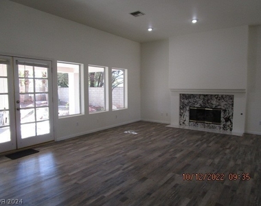 4528 Townview Drive - Photo Thumbnail 4