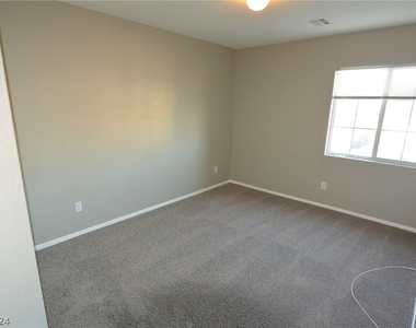 9457 Medford Falls Avenue - Photo Thumbnail 10