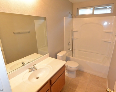 9457 Medford Falls Avenue - Photo Thumbnail 7