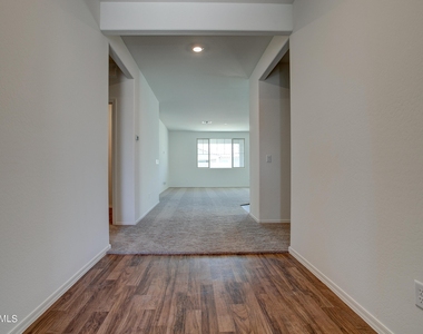 11407 W La Reata Avenue - Photo Thumbnail 6