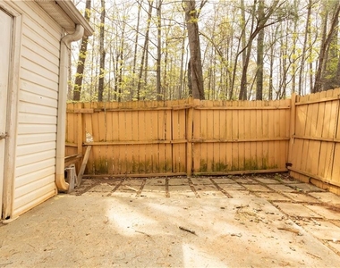 7208 Crestside Drive - Photo Thumbnail 19