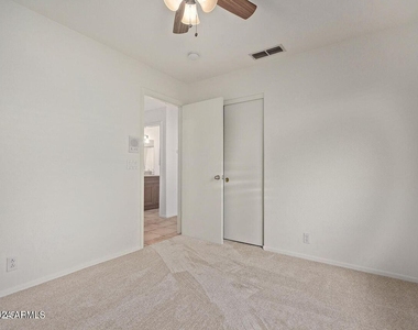 3408 W Via Del Sol Drive - Photo Thumbnail 16