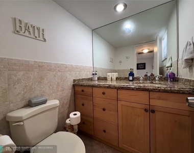 3100 N Palm Aire Dr - Photo Thumbnail 27