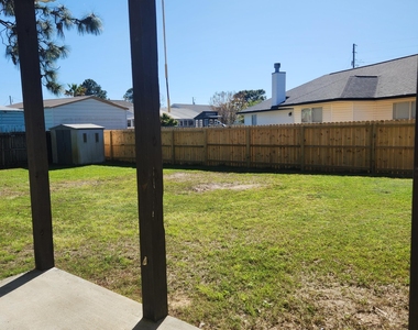 8329 Shipton Street - Photo Thumbnail 20