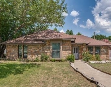 8820 Woodstream Drive - Photo Thumbnail 21