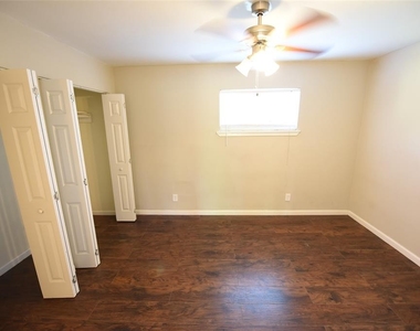 5124 Live Oak Street - Photo Thumbnail 12