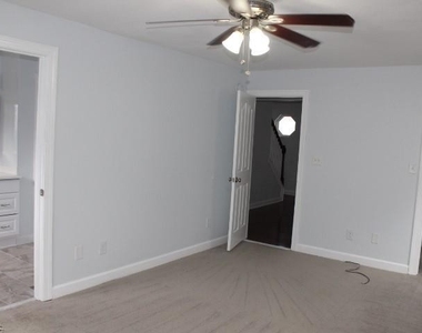 2455 Ambler Avenue - Photo Thumbnail 7