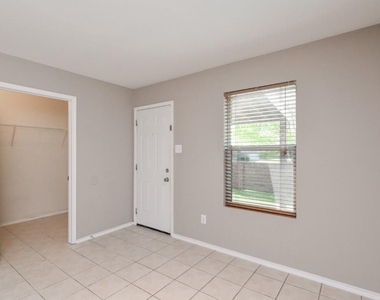 1444 Sun Breeze Drive - Photo Thumbnail 5