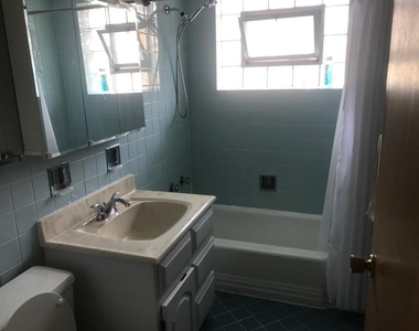 1425 W Touhy Avenue - Photo Thumbnail 6