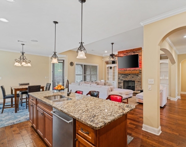 4435 Chestnut Hill Drive - Photo Thumbnail 8