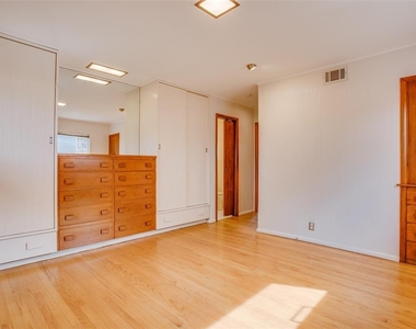 4311 Skillman Street - Photo Thumbnail 22