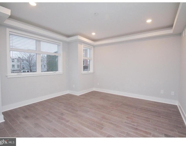 2564 Frankford Ave - Photo Thumbnail 6