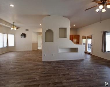 10614 S Del Vista Dr - Photo Thumbnail 3