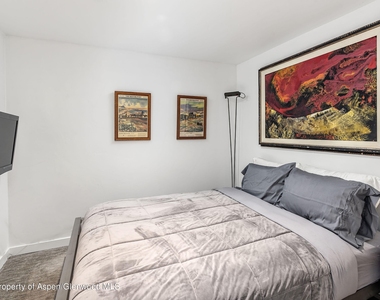 814 W Bleeker Street - Photo Thumbnail 15