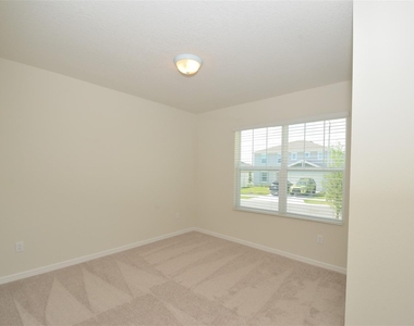 1647 Aspen Avenue - Photo Thumbnail 2