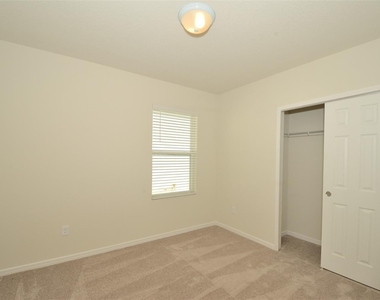 1647 Aspen Avenue - Photo Thumbnail 12