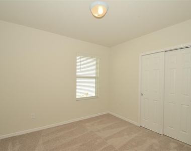 1647 Aspen Avenue - Photo Thumbnail 11