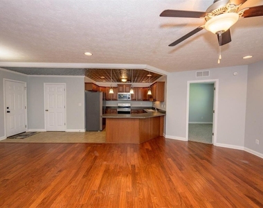 194 Applewood Lane - Photo Thumbnail 3