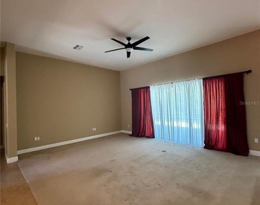 637 Tapatio Lane - Photo Thumbnail 8