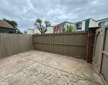 8238 Henderson - Photo Thumbnail 22