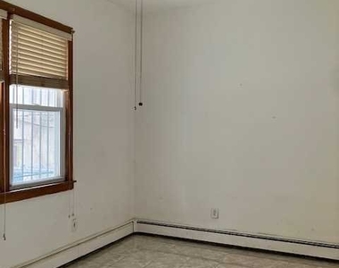 3908 Hudson Avenue - Photo Thumbnail 5