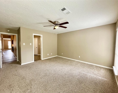 13514 Cedar Point Drive - Photo Thumbnail 12