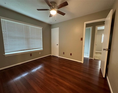 2807 Bowden Court - Photo Thumbnail 7