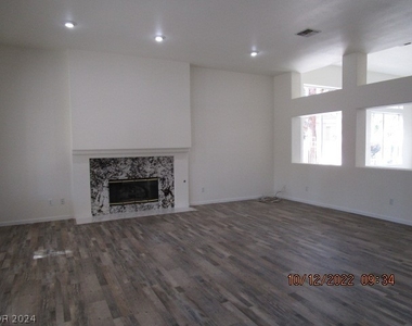 4528 Townview Drive - Photo Thumbnail 3