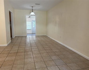 1818 San Mateo Drive - Photo Thumbnail 9