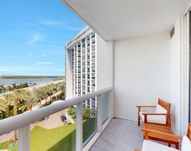 10275 Collins Ave - Photo Thumbnail 10